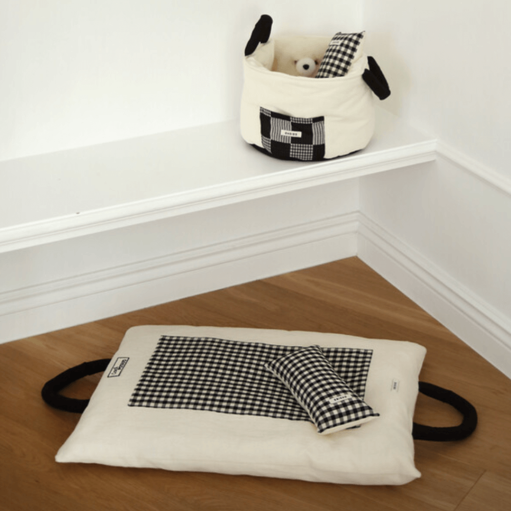 Mini Square Pillow(black)