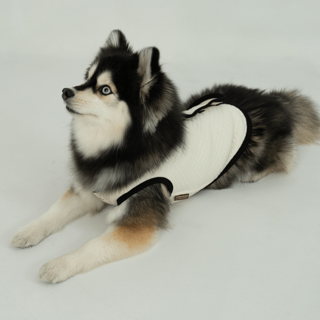 【予約】ORGANIC QUILTED VEST – OWWW x VERVVE edition(ネーム刺繍可)