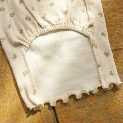 フラワースリーブレストップス(アイボリー)