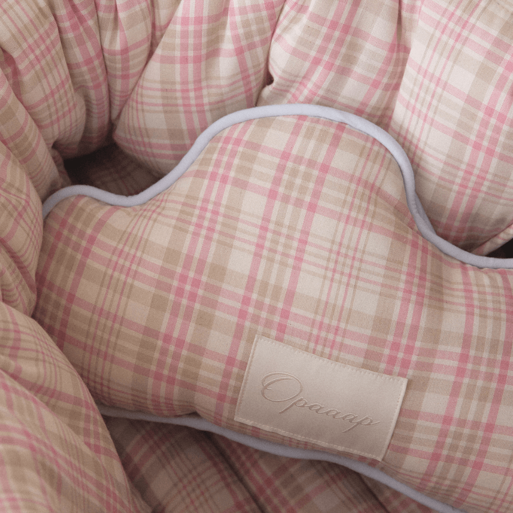 【予約】Fluffy Buggy Pillow(Rosy Check)
