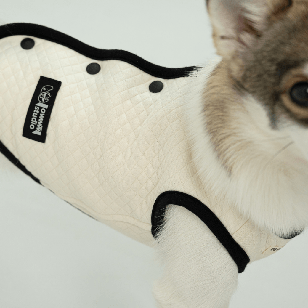 【予約】ORGANIC QUILTED VEST – OWWW x VERVVE edition（ネーム刺繍可）