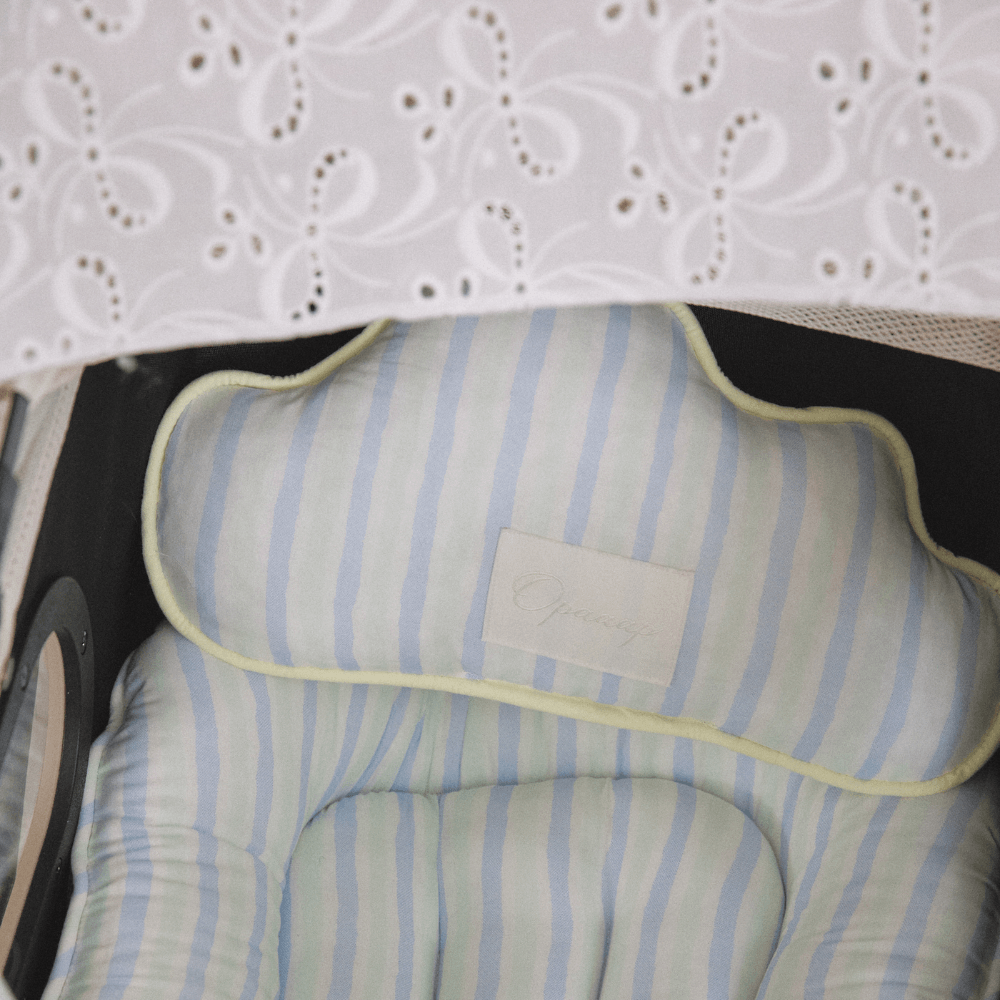 【予約】Fluffy Buggy Pillow（Candy Stripe）
