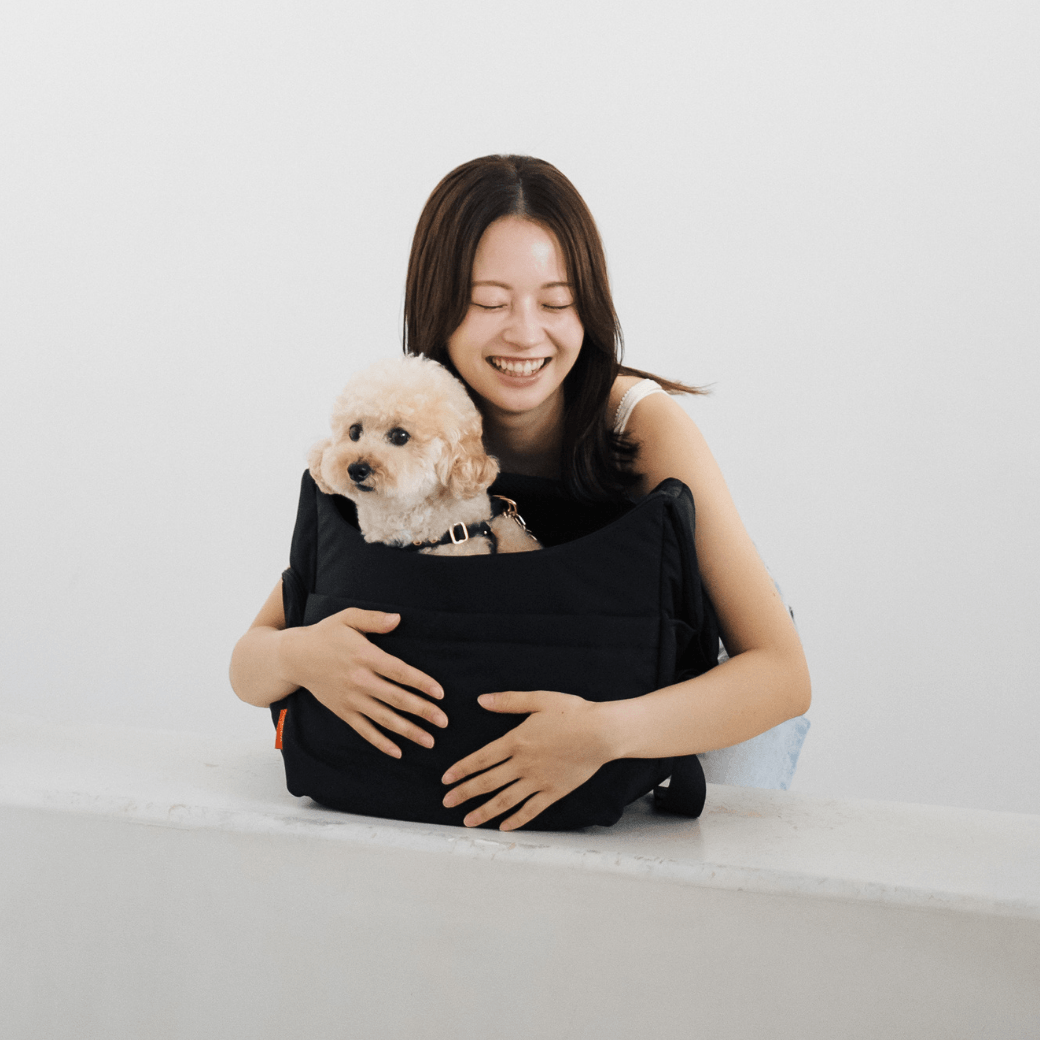 CROSS CARRY BAG｜小型犬用キャリーバッグ。軽くて自由な都会派スリング