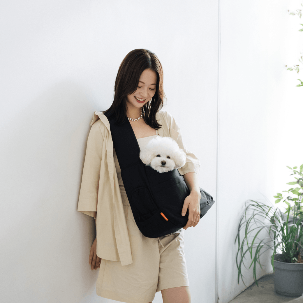 CROSS CARRY BAG｜小型犬用キャリーバッグ。軽くて自由な都会派スリング