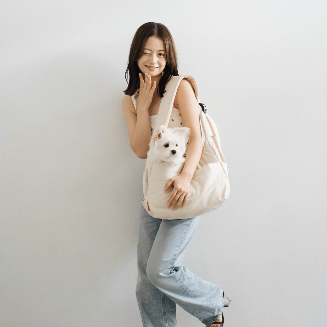 CROSS CARRY BAG｜小型犬用キャリーバッグ。軽くて自由な都会派スリング