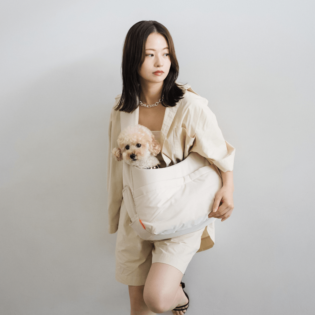 CROSS CARRY BAG｜小型犬用キャリーバッグ。軽くて自由な都会派スリング