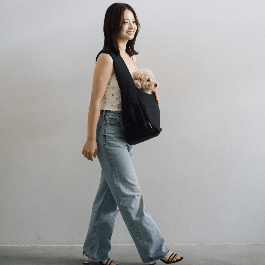 CROSS CARRY BAG｜小型犬用キャリーバッグ。軽くて自由な都会派スリング